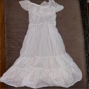 Super cute one shoulder linen maxi dress!